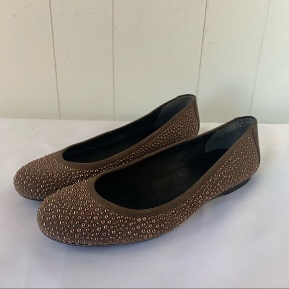 STUART WEITZMAN Nubeads Studded Brown Suede Ballet Flats Size 8 Slip On Shoes - Picture 1 of 11